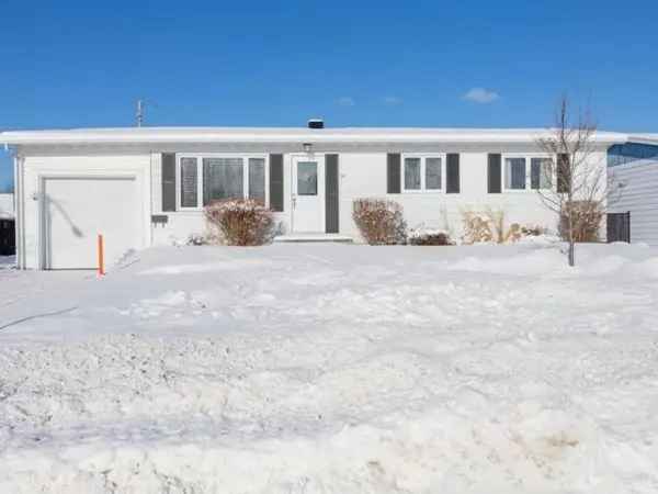 Bungalow for Sale Quebec North Shore 4 Bedrooms