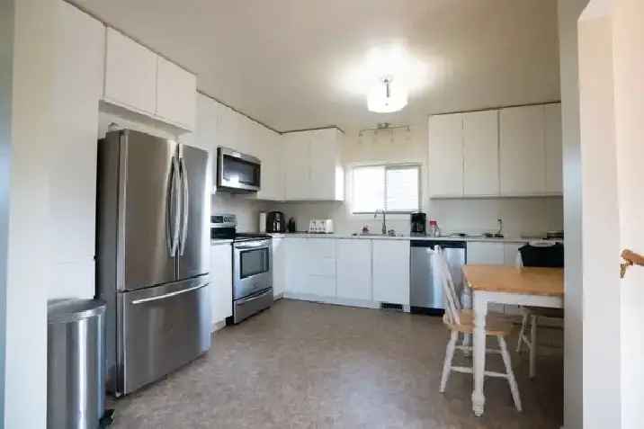 Acreage Home near Thorhild AB - Renovated Bungalow with Double Garage