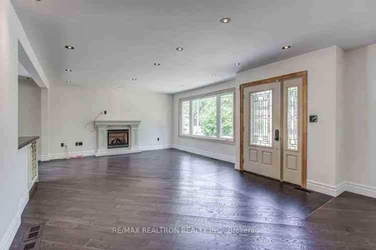 Willowdale South-Facing Home: Premium Lot, Renovated, Finished Basement