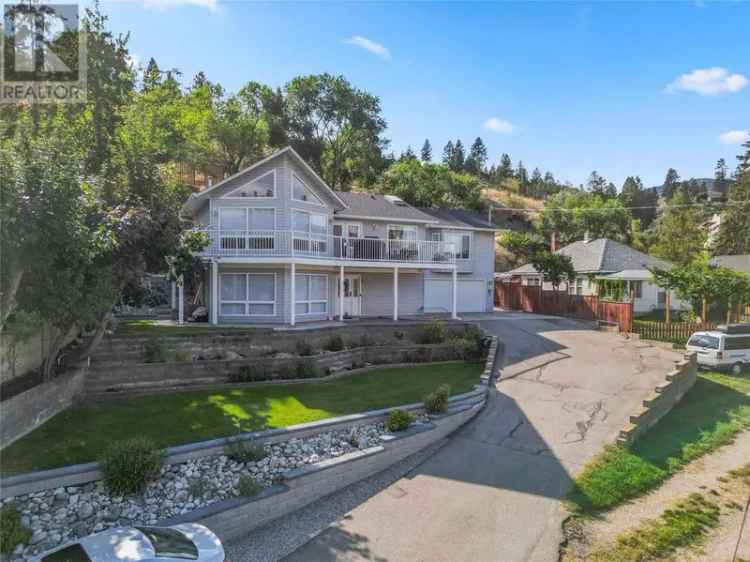 Kaleden Family Home Steps from Skaha Lake