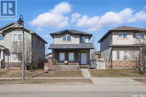 1352 sq ft 2-Storey Home in Stonebridge Saskatoon