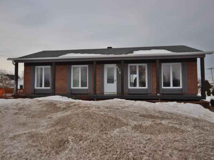 Bungalow for sale, 976, Boul. Hélène, Baie-Comeau - Proprio Direct