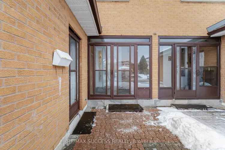 Stunning Semi-Detached Home Near Square One