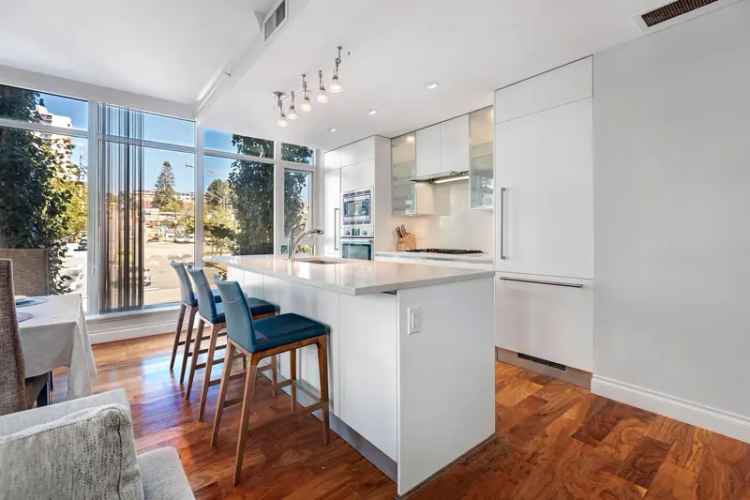 Lower Lonsdale Luxury Condo for Sale Trophy at the Pier