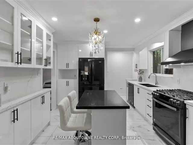 West Oakville 3-Bedroom Home Modern Elegance Thoughtful Upgrades