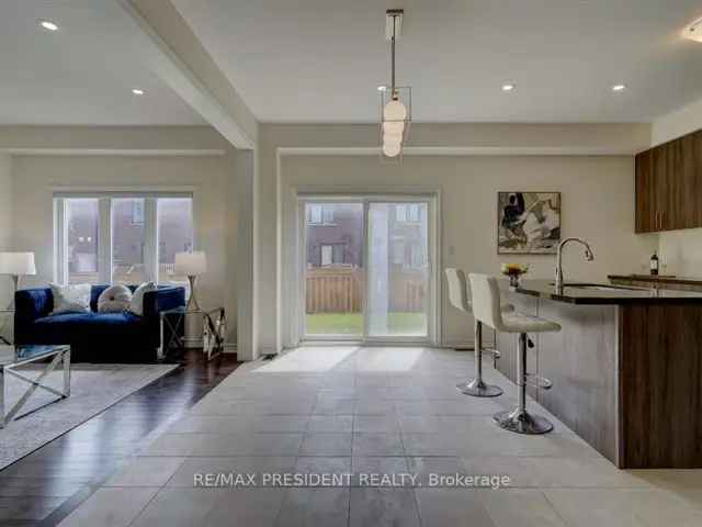 4 Bedroom Detached Home For Lease in Kingsview Ridge Oshawa