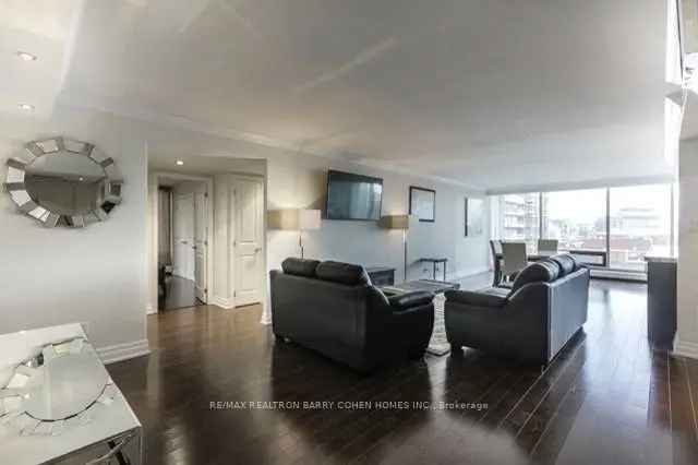 Condo For Sale in Aurora, Ontario