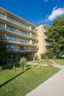 1 room apartment of 405 m² in Toronto