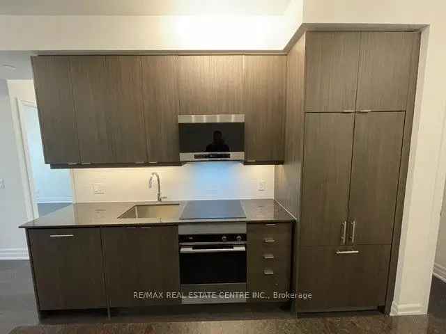 Luxurious City Center Condo 2Bdrms 2Baths Corner Suite