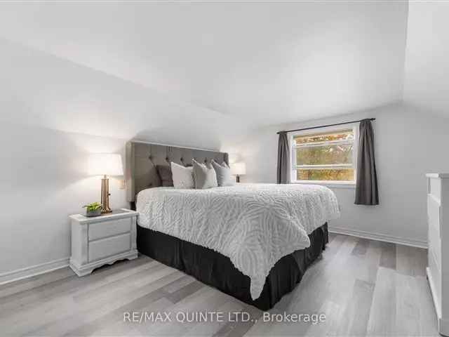 House For Sale in Foxboro, Ontario