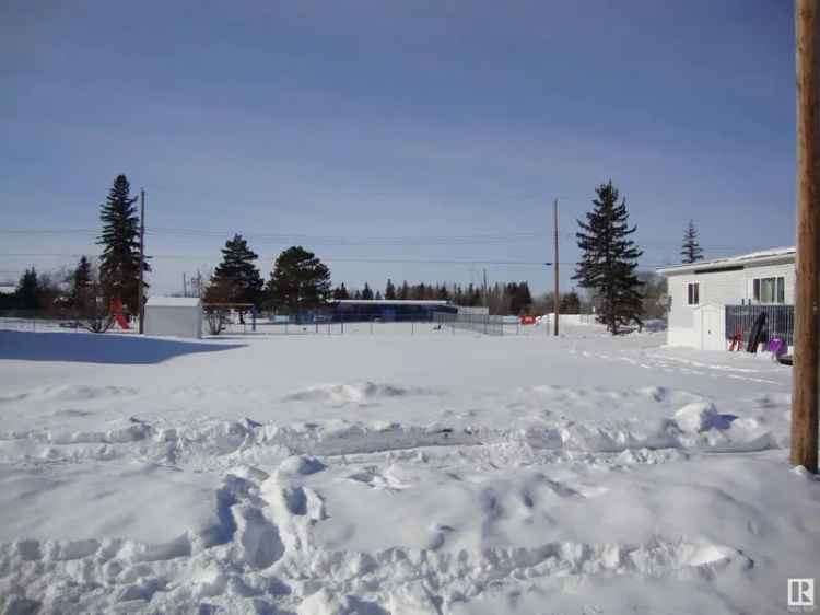 Vacant Lot in Thorhild Hamlet Good Building Site