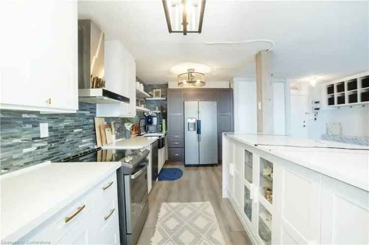 Luxury 2-Bedroom Condo with Stunning Eat in Kitchen