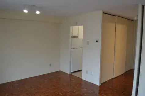 1 room apartment of 252 m² in Toronto