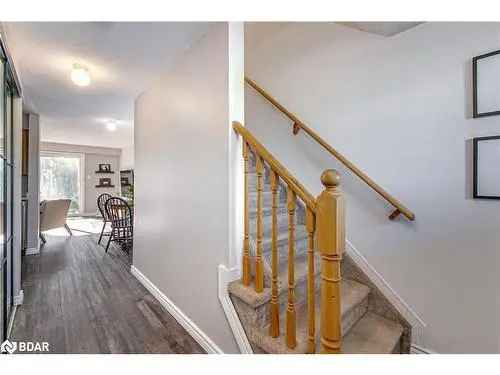 2-Bedroom Townhouse in Barrie - Updated Bathroom, Finished Basement, Backyard