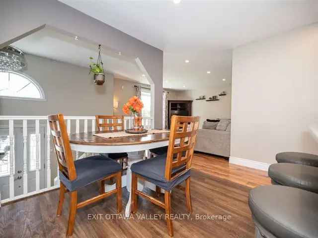 House For Sale in Chalk River, Ontario