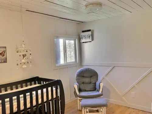 Updated 3 Bedroom House For Sale in Evergreen Park Edmonton