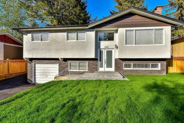 House For Sale in Surrey, British Columbia