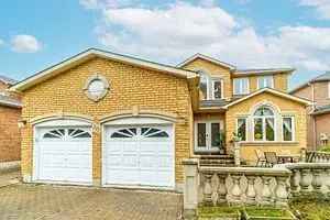 House For Sale in Richmond Hill, Ontario