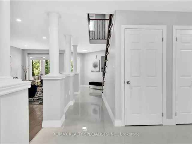 Stunning 3 1 Bedroom Home in Lackner Woods  New Kitchen Hardwood Floors