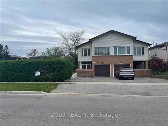 Spacious Erin Mills Semi-Detached House 3 Car Parking Finished Basement