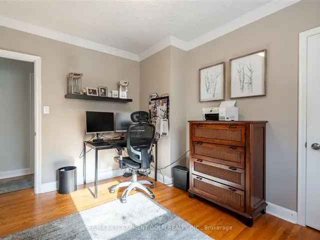 House For Sale in Burlington, Ontario