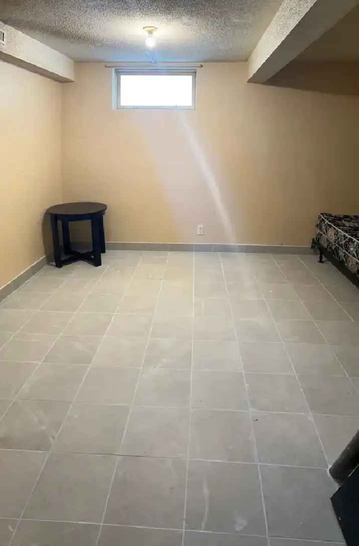 Room for rent in Calgary with utilities included