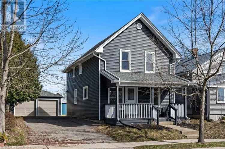 3 Bedroom 2 Bath Renovated Home Near Amenities