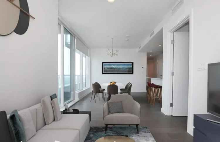 Luxury 3 Bed 2 Bath Corner Suite at Station Square with Panoramic Views