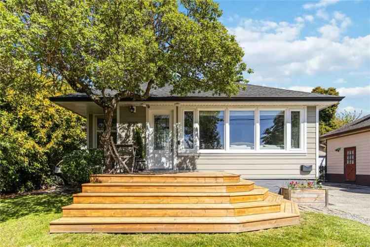 Stunning Renovated 4-Bed Home Near Mayfair Mall