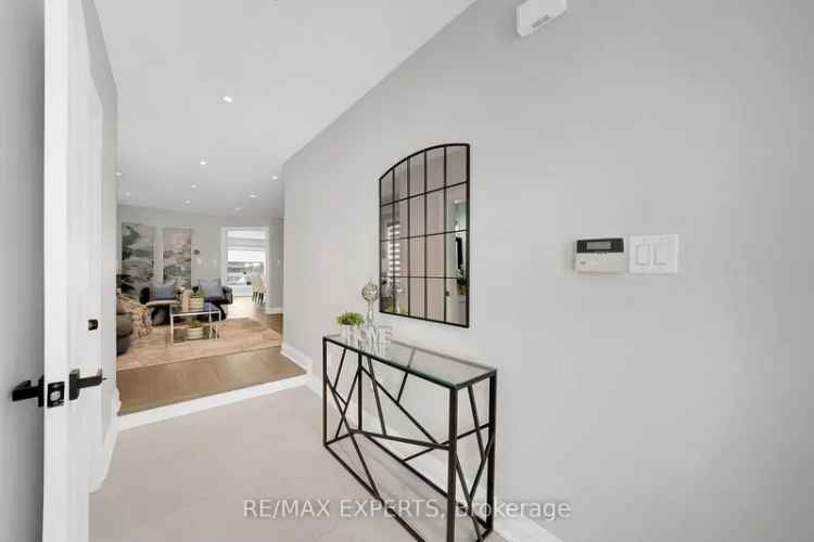 Maple Freehold Townhome 4 Beds 4 Baths Open Concept Renovated