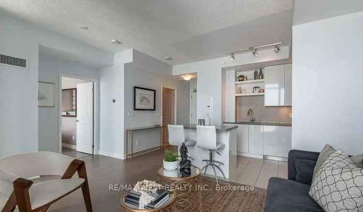 Rent Bright And Spacious Ocean Club Condo In Mimico With Amenities