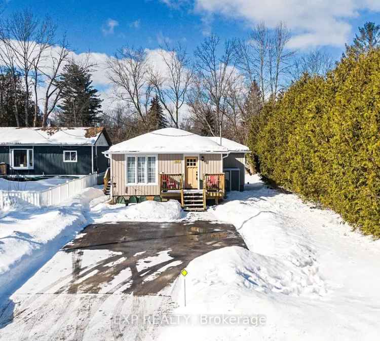 House For Sale in 102, Maple Avenue, Georgina, Ontario