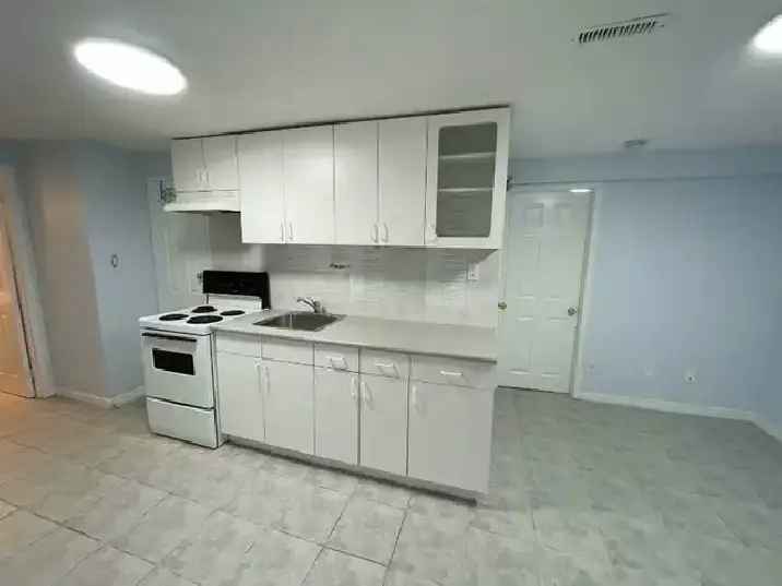 1 Bedroom House Near Yonge and Steeles
