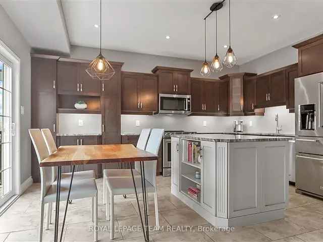 House For Sale in 949, Rossburn Crescent, Ottawa, Ontario