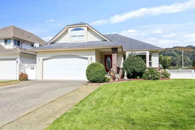 A $839,000.00 House/Single Family with 2 bedrooms in Agassiz, Agassiz