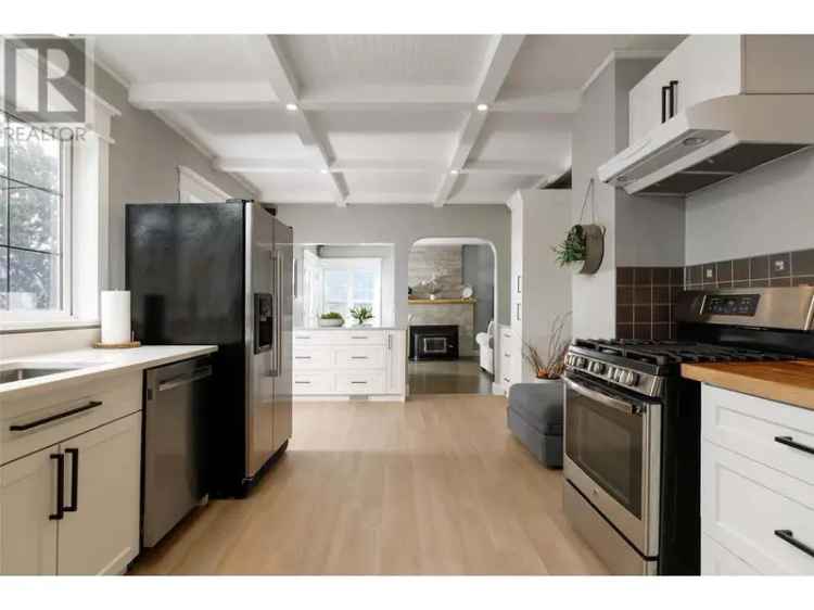 Naramata Bench Home: 2 Ensuite Bedrooms, Private Acreage, Minutes to Penticton