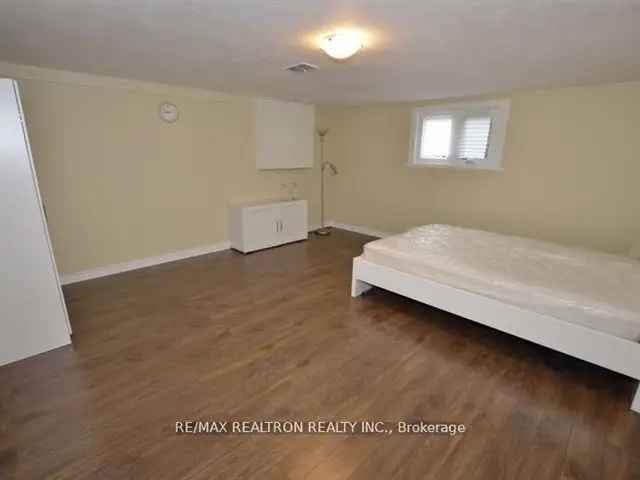 Spacious Willowdale West Basement Apartment - All Utilities Included