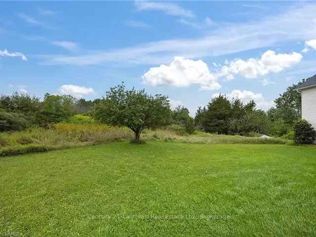 Charming 1880s 4-Bedroom Home on 8 Acres Near Napanee