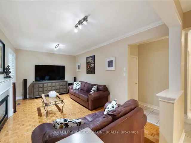 House For Sale in Vaughan, Ontario