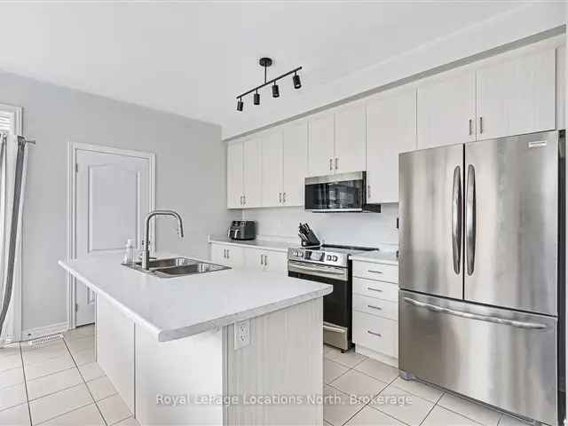 Luxury 4-Bedroom Home in Collingwood with $100K in Upgrades