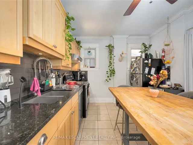 House For Sale in Toronto, Ontario