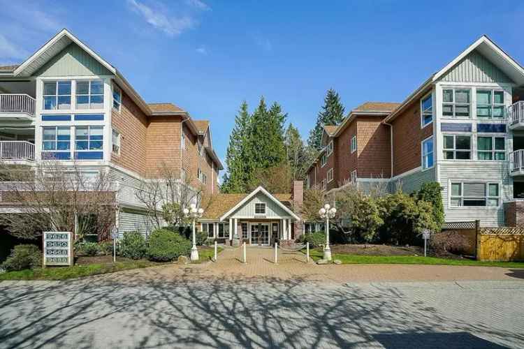 Condo For Sale in Surrey, British Columbia