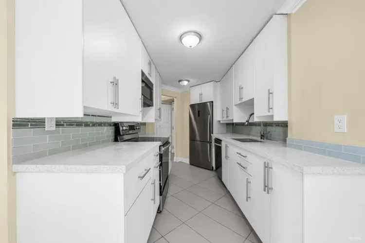 Rare 820 Sqft 1 Bed in Dorchester Circle  Updated Kitchen & Bath