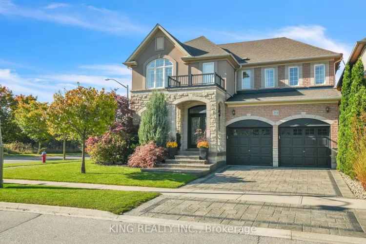 House For Sale in 251, Beechtree Crescent, Oakville, Ontario