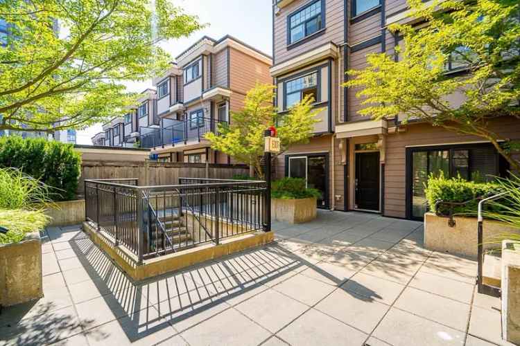 A $789,000.00 Townhouse with 2 bedrooms in Downtown NW, New Westminster