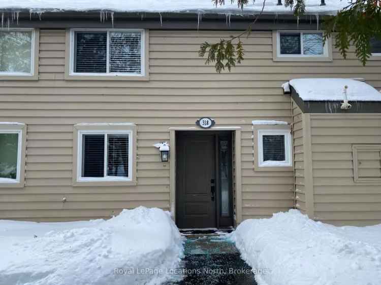 Seasonal Rental House in Collingwood with Two Bedrooms and Patio