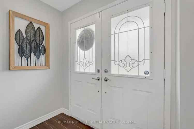 3 Bedroom 3 Bathroom Freehold End Unit Townhouse