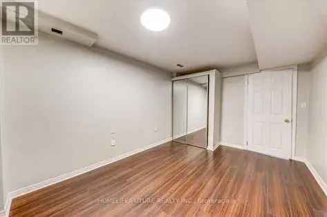 2 rooms apartment of 297 m² in Toronto