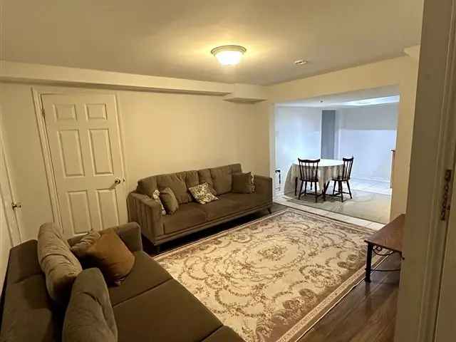 2 Bedroom Basement Apartment in Bradford Family Neighbourhood