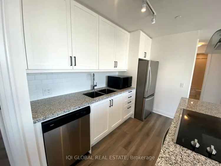 2 Bed 2 Bath Condo 876 Sq Ft  Upgraded Kitchen Parking Locker